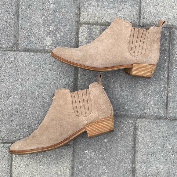 Michael Kors Shaw Suede Bootie - size 6 - Picture 3 of 9